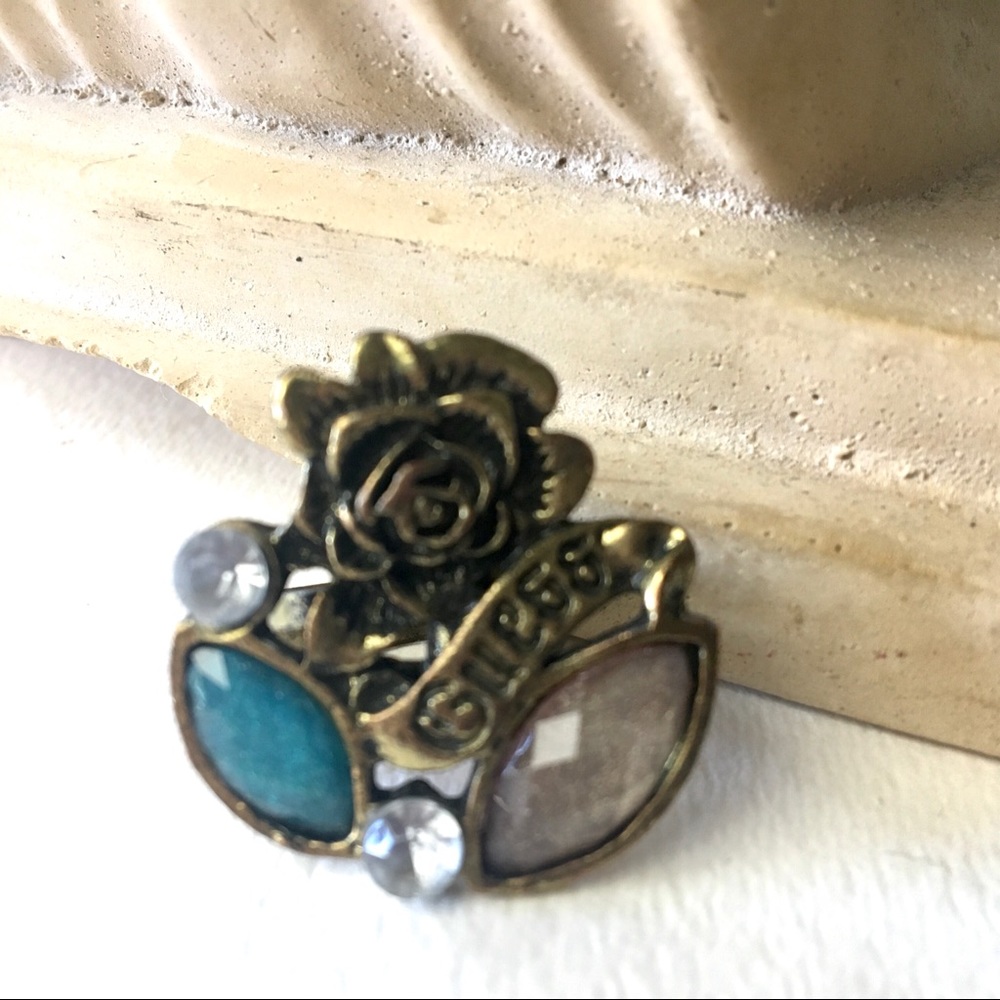 Guess ring. - Picture 5 of 7